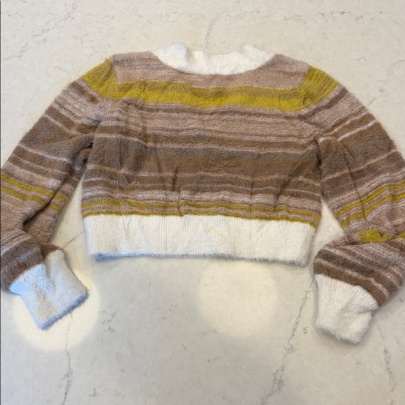 Aritzia Sunday Best Kitten V-Neck Sweater in Tan Brown Ivory Stripe Size Medium - Picture 7 of 7